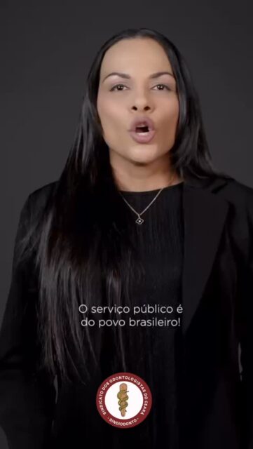 O Sindiodonto se junta aos demais sindicatos que compõem a Frente em Defesa do Serviço Público para dizer, em alto e bom som:

📢 O serviço público é do povo!

E o Congresso não pode entregar o que é nosso. É golpe! A PEC 38/2025 ameaça desmontar a Educação, a Saúde, a Segurança e a Assistência Social, e ainda abrir caminho para o fim dos concursos, dando espaço ao apadrinhamento político.

🚨 Estamos vigilantes e mobilizados!

✖️ Serviço público é direito, não é mercadoria!
✖️ Não à Reforma Administrativa!
✖️ Não ao desmonte do Estado!
✖️ Não ao ataque aos direitos sociais!

#FrenteEmDefesaDoServiçoPúblico
#NãoÀPEC38
#ServiçoPúblicoÉDoPovo
#nenhumdireitoamenos