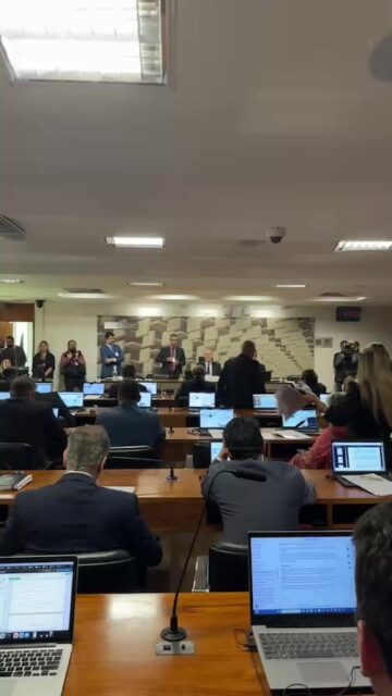 Aprovado na CAE do Senado Federal o PL 1365/22 que trata da atualização do piso salarial dos dentistas e médicos!

O projeto de lei agora segue para tramitação na Comissão de Assuntos Sociais do senado. A luta não pode parar!

Juntos somos mais fortes!

14/04/26