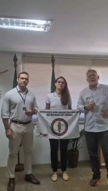 Os diretores do Sindiodonto Heliete Lins e Cleyton Magalhães estiveram reunidos nesta quinta-feira, 25/06, com o chefe de gabinete em Fortaleza do senador Eduardo Girão - @eduardogiraooficial . 

Na pauta, o PL 1365/22, que atualiza o piso salarial de cirurgiões-dentistas e médicos. Confira os encaminhamentos no vídeo. 

O Sindiodonto segue atuante em defesa dos profissionais. Some-se à essa luta! Filie-se ao Sindiodonto! 

JUNTOS SOMOS MAIS FORTES!
