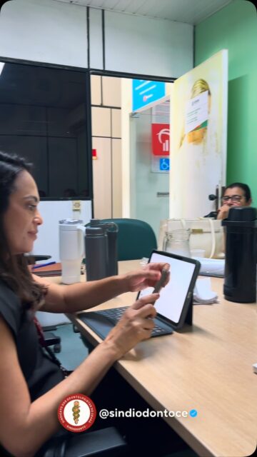 Ontem, 25 de agosto, as diretoras do SINDIODONTO-CE, Heliete Lins e Raquel Praxedes, participaram da reunião da Mesa Setorial da SESA, com a presença da secretária adjunta, Dra. Carla Barroso.

Na ocasião, foi reafirmado que a ascensão funcional 2023/2024 será implantada no contracheque em setembro, com pagamento no salário de outubro. Também foi anunciado que, até o final de setembro, será aberto o processo seletivo por mérito referente ao interstício 2024/2025.

Mais uma conquista fruto da luta e da negociação dos sindicatos! ✊🦷

Siga o SINDIODONTO-CE e fortaleça essa luta!