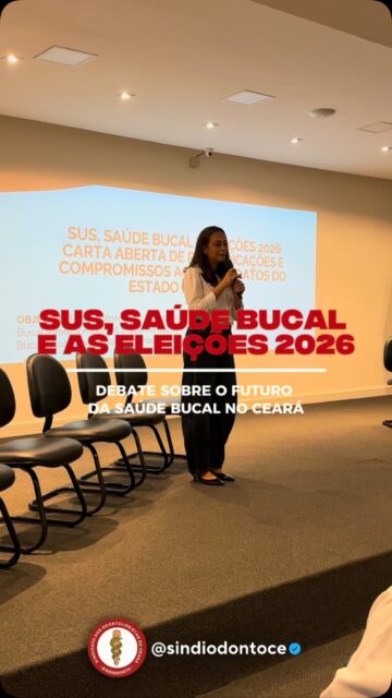 Ontem, 17 de setembro, o Sindiodonto-CE realizou o encontro “SUS, Saúde Bucal e as Eleições 2026”, no auditório da ABO-CE, em Fortaleza. 

O evento reuniu representantes de entidades, candidatos, profissionais da Odontologia e representantes da sociedade para discutir o futuro da saúde bucal no Ceará e debater sobre a necessidade da inclusão das pautas da Odontologia nos planos de governo dos candidatos. 

A iniciativa também apresentou a Carta Aberta de Compromissos e Reivindicações do Sindiodonto-CE, com pautas relacionadas ao fortalecimento do SUS, do Brasil Sorridente e à valorização dos profissionais da Odontologia. 

Foi uma excelente oportunidade de diálogo e participação para colocar a saúde bucal em debate e acompanhar os compromissos apresentados para as Eleições 2026.