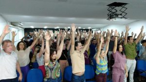 Profissionais dos postos de saúde de Fortaleza decidem parar as atividades diante do anúncio da retirada de direitos e das precárias condições de trabalho